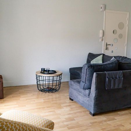 Simplicite Et Calme En Appartement A Issoire Exterior photo